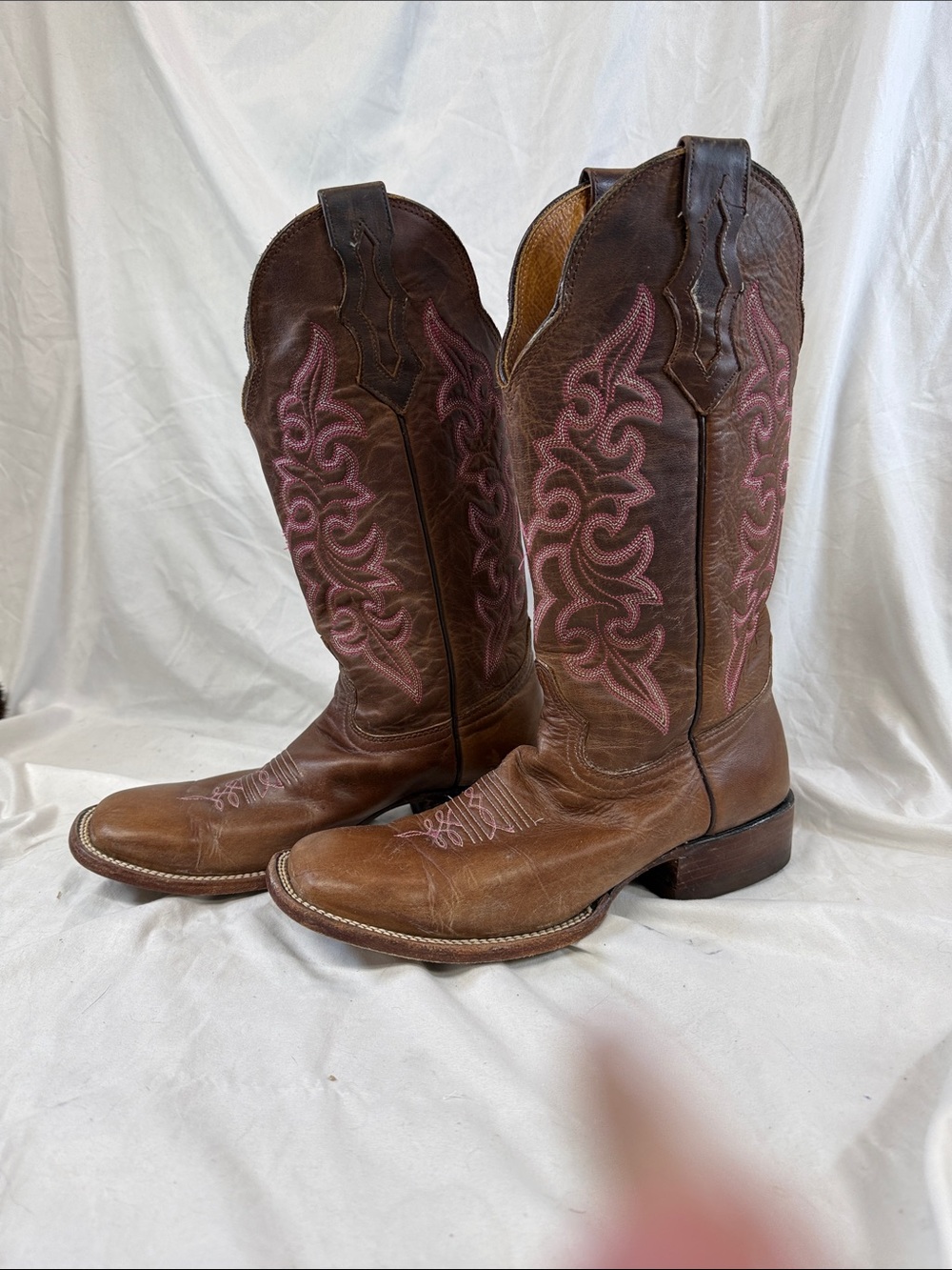 Women’s Brown Leather Western Cowboy Boots with Pink Stitching